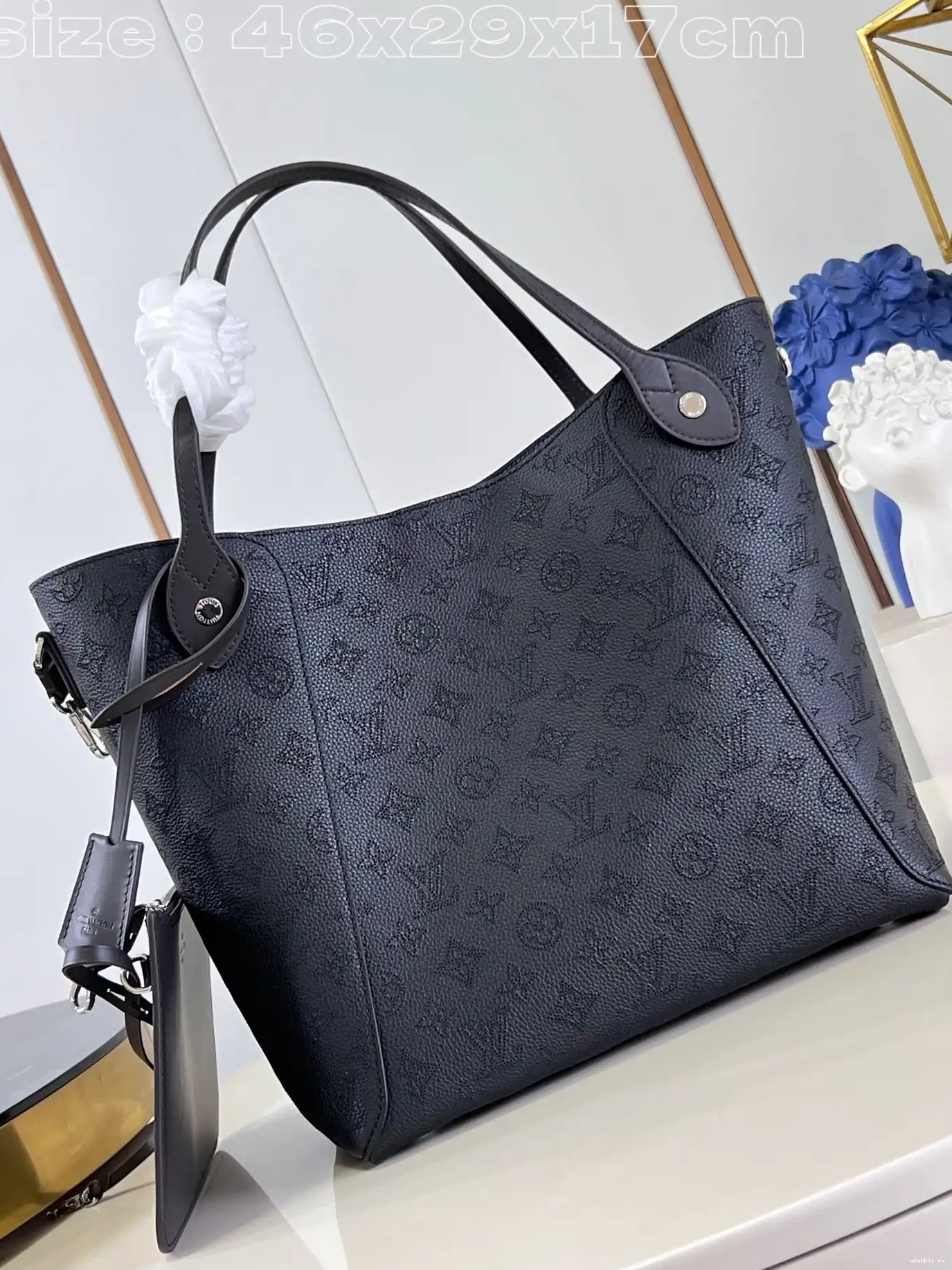 WIS x 29.5 17CM x LOUIS VUITTON HINA-46 0525
